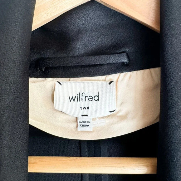 Wilfred Black Chevelier Blazer w Satin Lapels and cuffs 2 - Picture 4 of 4